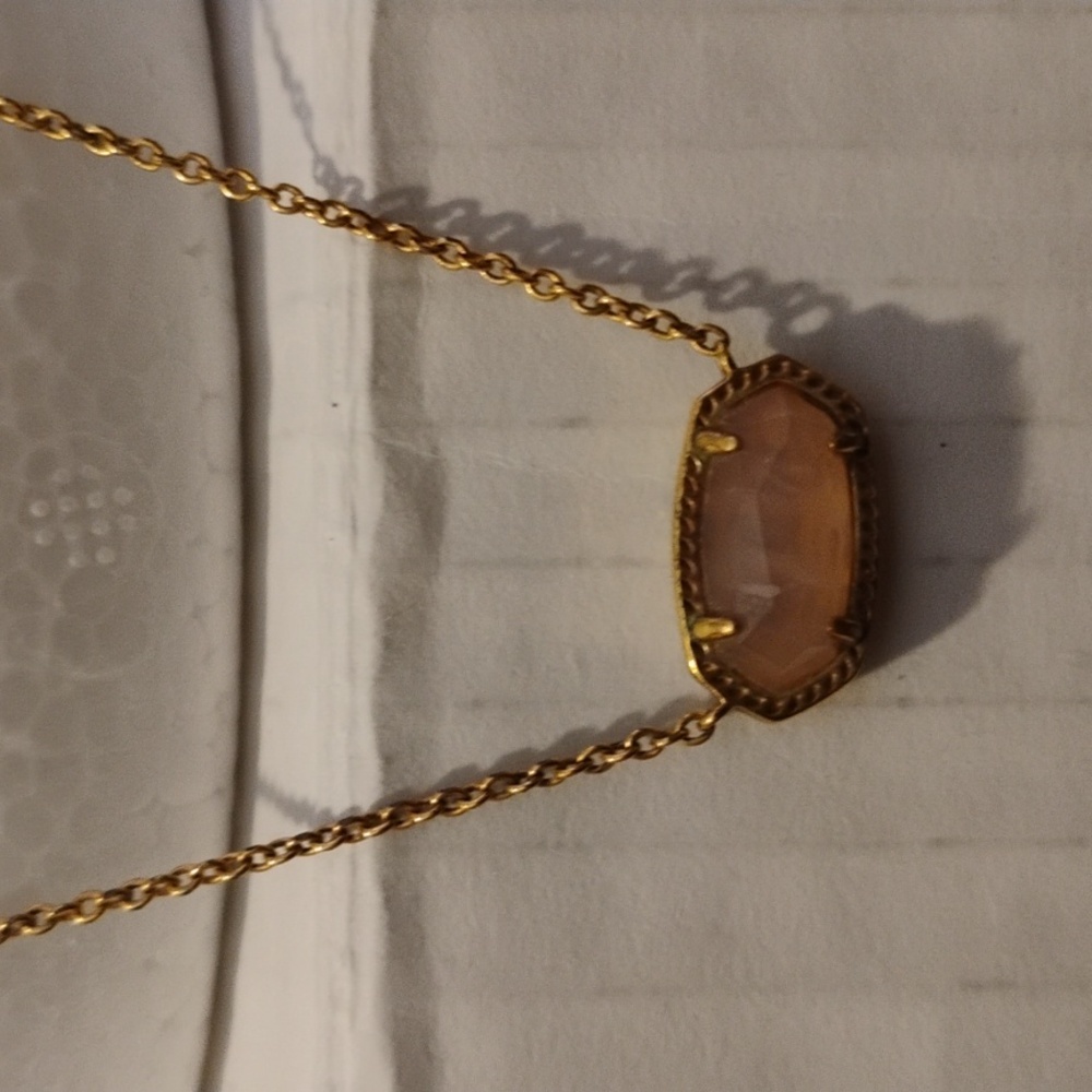 Kendra Scott Elisa Rose Quartz Necklace.